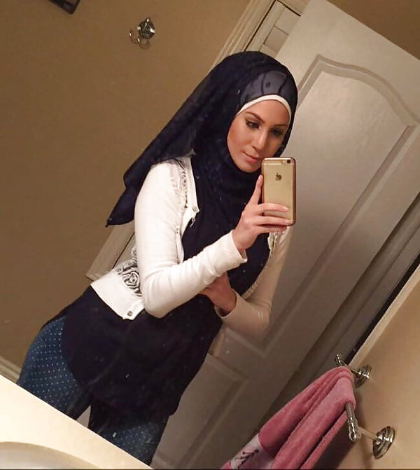 Sex Gallery Horny hijabie girl - She need hard sex