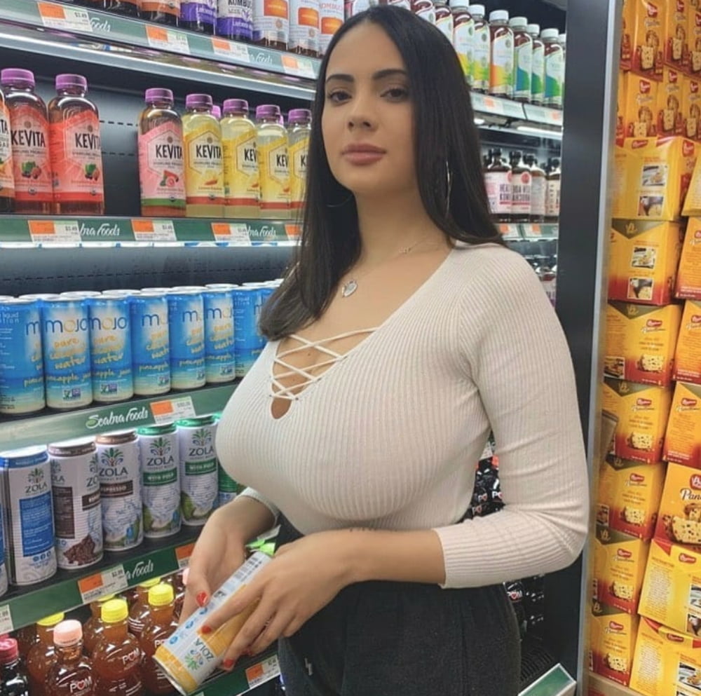Braless is beautiful 010 (Young and busty) - 20 Photos 