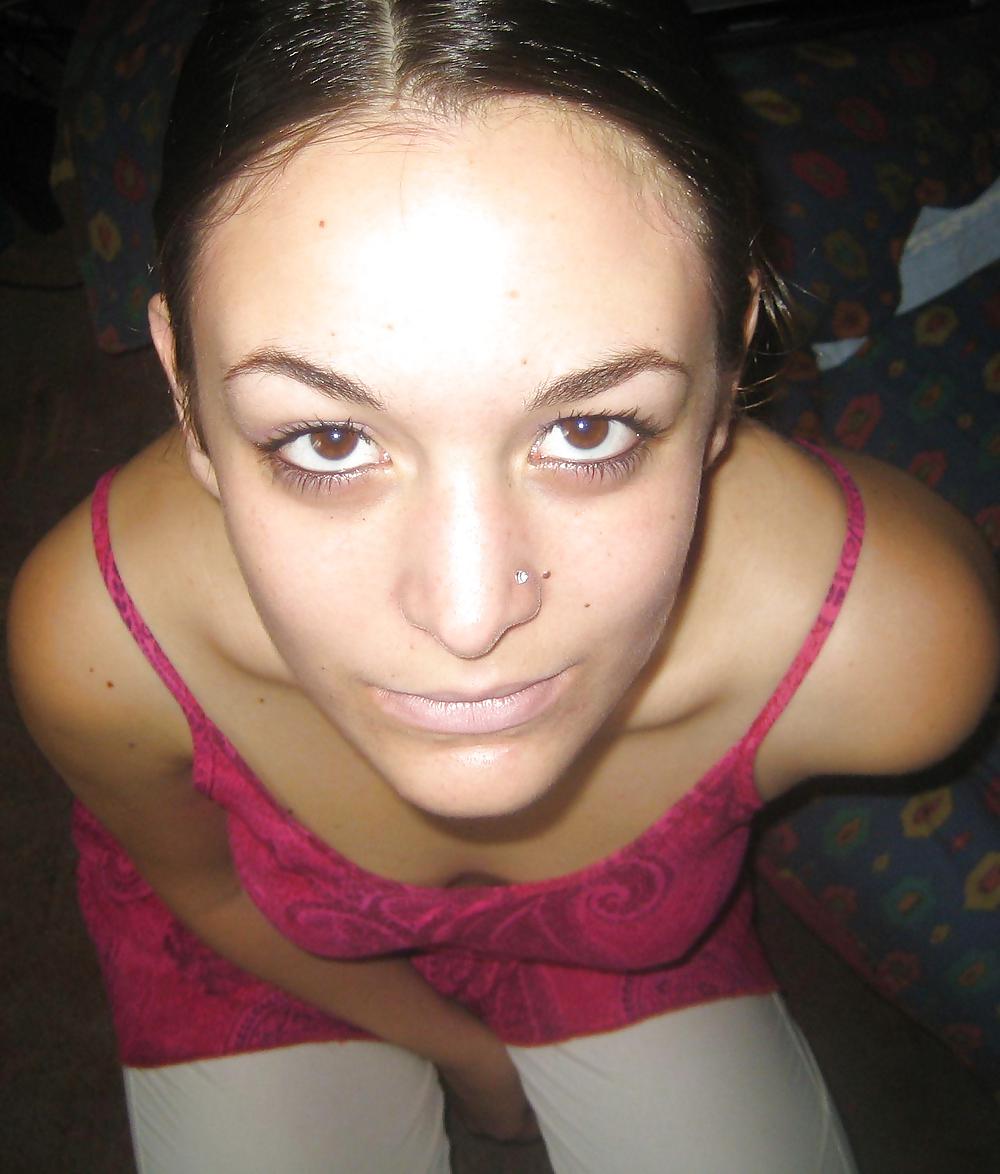 Sex Gallery Exposed:  Cute Girlfriend Gets Facialized