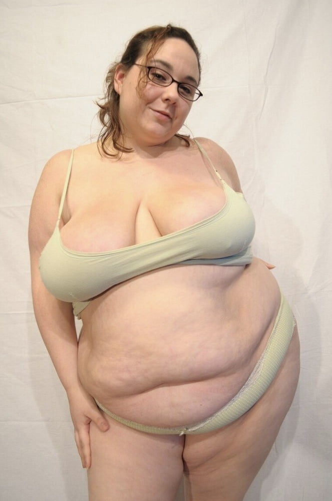 BBW Overstuffed Feedee Belly Girl - 24 Photos 