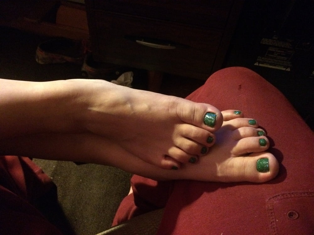 Girlfriend sexy feet - 87 Pics 