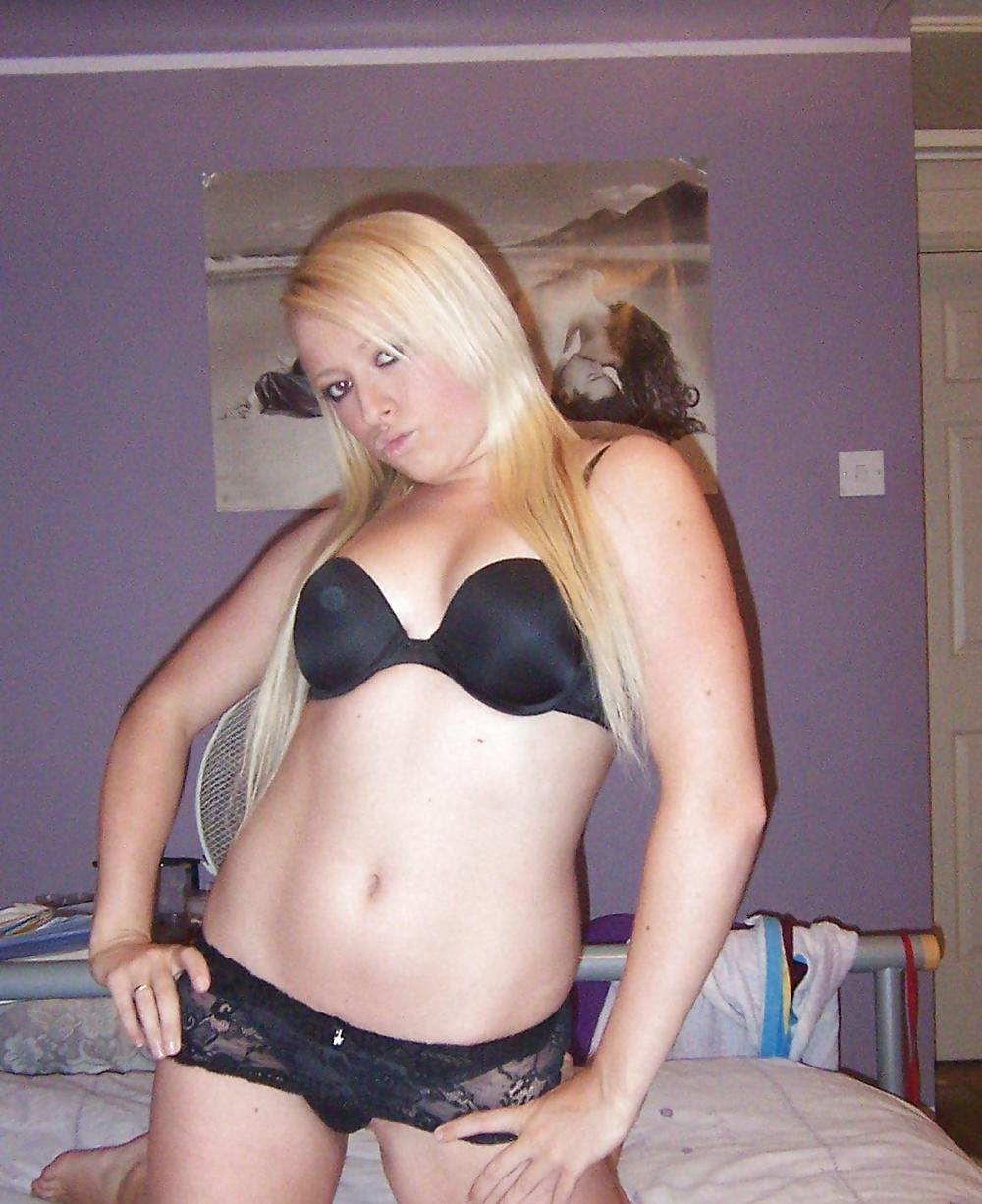 Sex Gallery BLONDE, SEXY AND HORNY