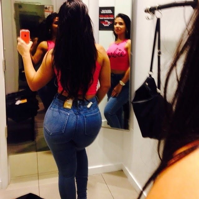 Sexy ass latina - 19 Photos 