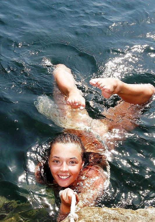 Sex Gallery Brunette with beautiful body