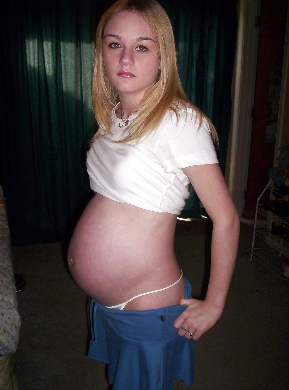 Sex Gallery sexy pregnant girls (showing belly)