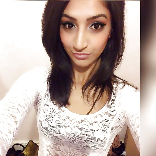 Sex Gallery Sexy Indian & Paki babes