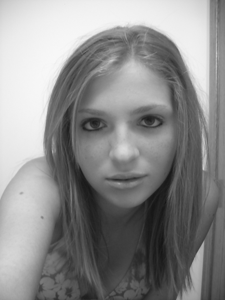 Sex Gallery Teenage girl selfshot (Photo set)