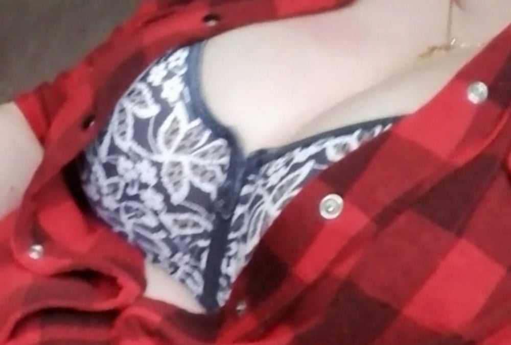 Sex Gallery wife big tits in bra