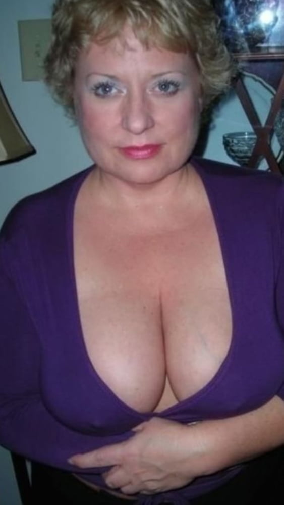 Gorgeous and Busty Mature Ladies 47 - 40 Photos 
