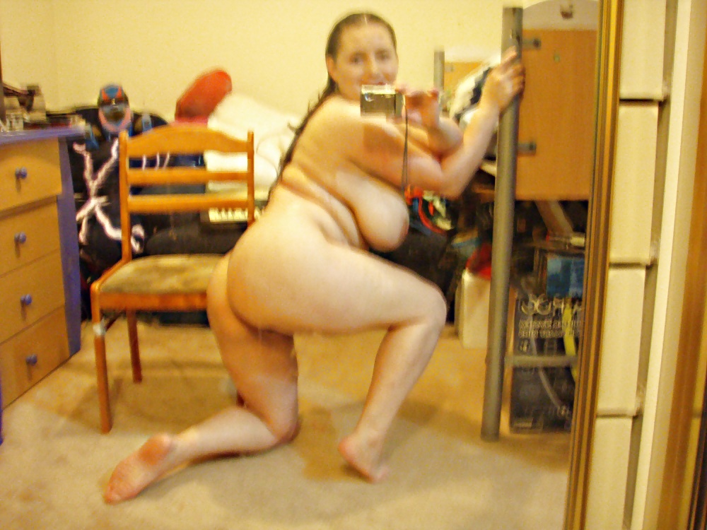 Sex Gallery chubby girl posing