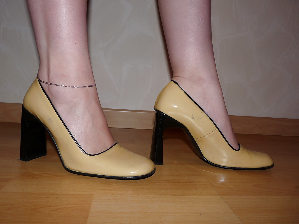 Sex Gallery Wifes sexy random shoes heels feet legs nylon