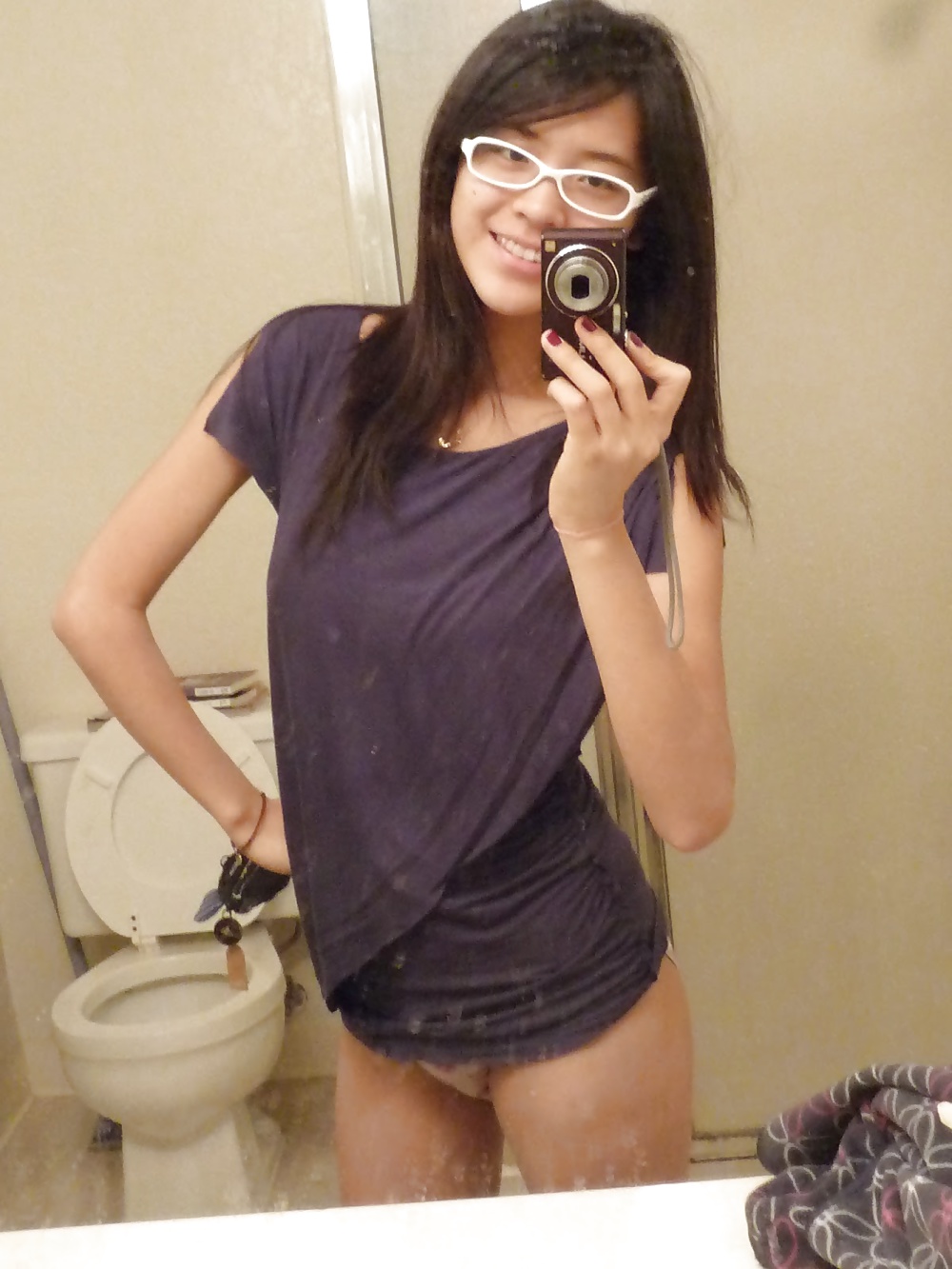 Sex Gallery Sexy asian teen with glasses