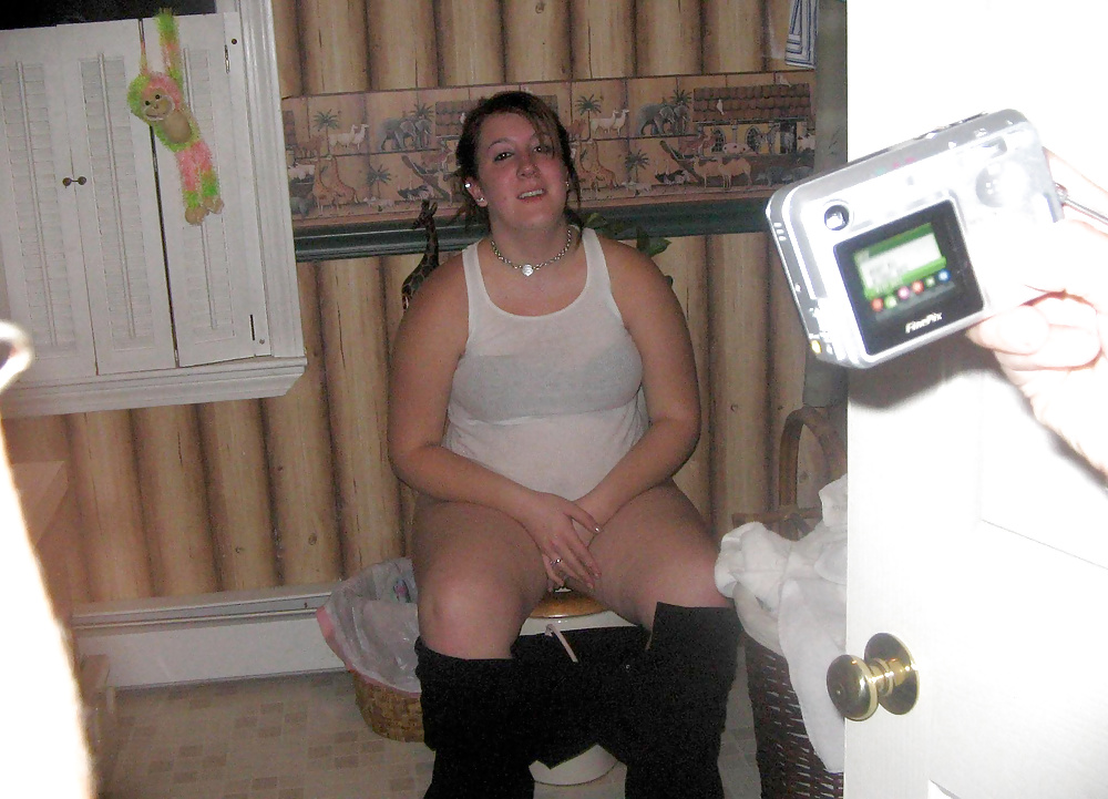 Sex Gallery BBW & Chubby Girls on the Toilet