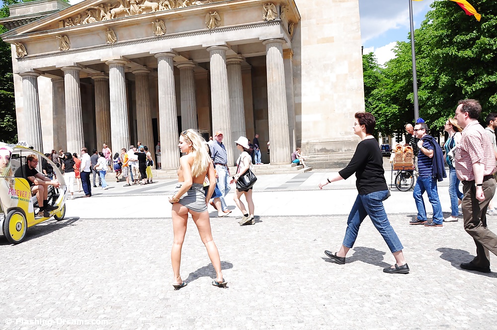 Sex Gallery Public Nude In Berlin 3