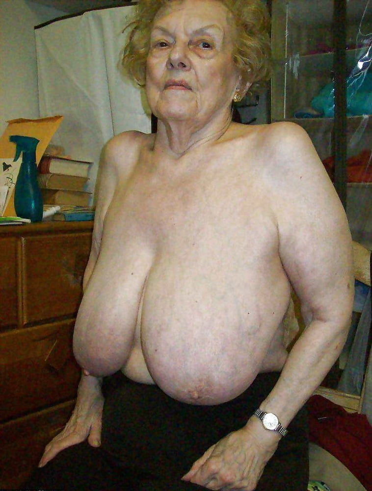Older Women Tits Ass - Xxxx nudiske. mature flashing tits 014 16 pics. xxxx...