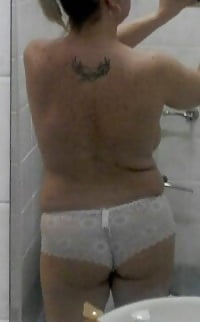 Sex Gallery Allo specchio in culotte