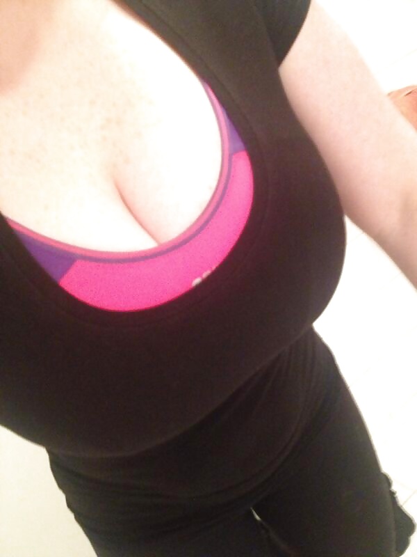 Sex Gallery Thick and Bust Slut Emma from Twitter