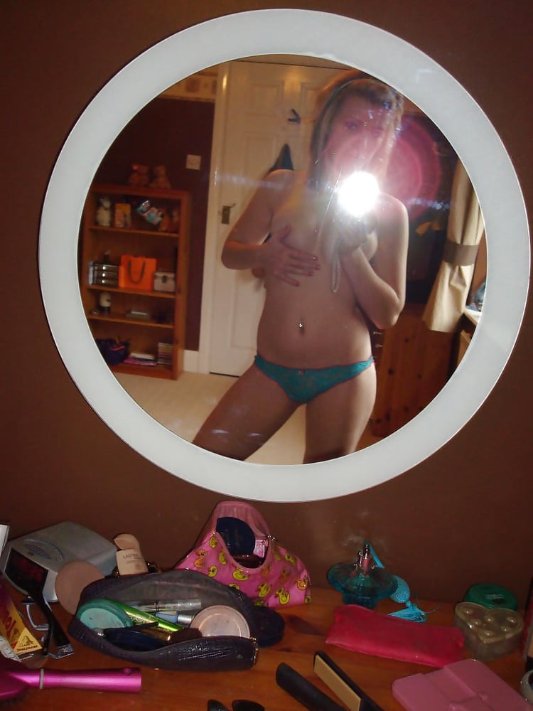 Sex Gallery Hot Young Bitch Selfies