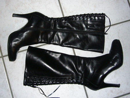 black boots Blabla