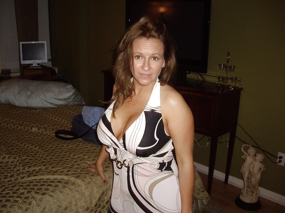 Sex Gallery Sexy American Milf Wiith Incredible Rack