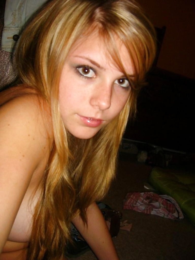 Sex Gallery Cute Blonde ChiX