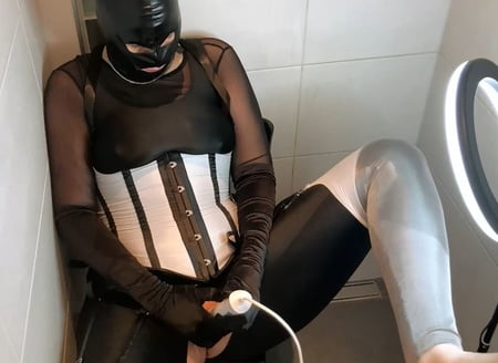 black and white pissing and blowjob         