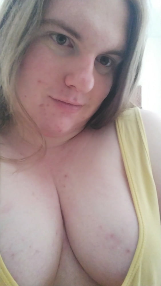 My Sexy Yellow Vest Top 23 Pics Xhamster 2312