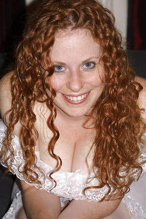 Porn Pics Busty Redhead Kira