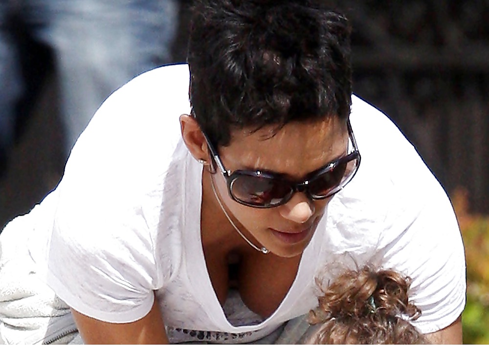 Sex Gallery Halle Berry