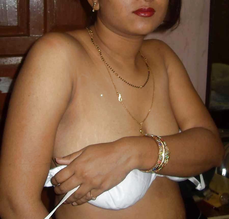 Indian Wife Saree Strip 27 Pics Xhamster
