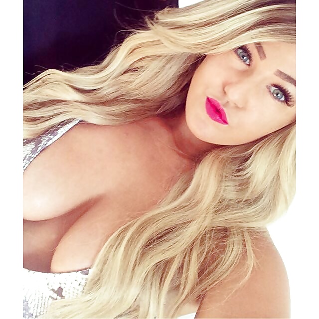 Sex Gallery Chav practices her duck face