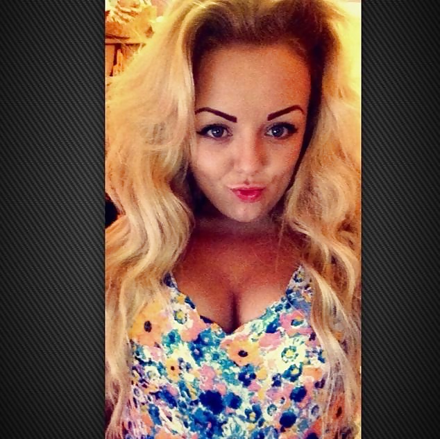 Sex Gallery UK Facebook Teens - Bethany & Demi