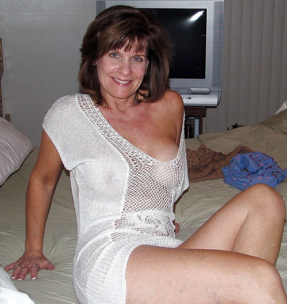 Sex Gallery Only the best amateur mature ladies.22