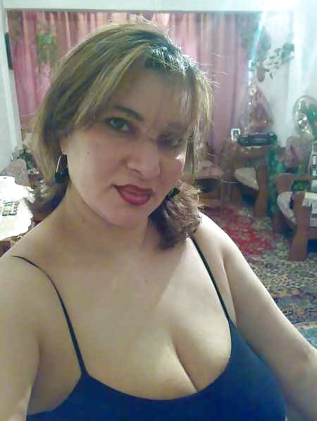 Sex Gallery Chubby & sexy Arab teacher