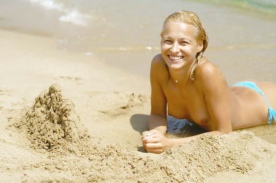 Sex Gallery The beach 153
