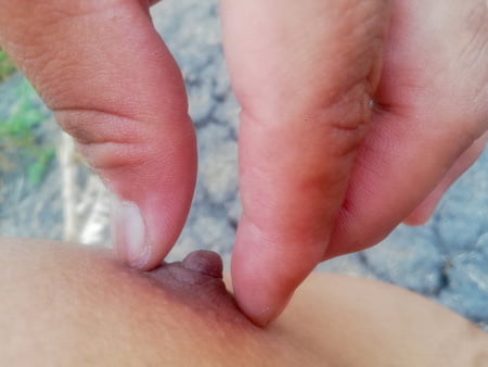 mis ricos pezones de macho deliciosas tetillas            