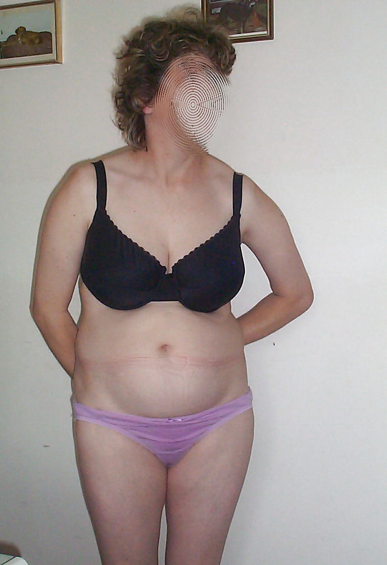 Sex Gallery flashing in doors and out