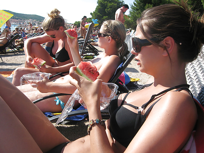 Sex Gallery Bikini girls 2