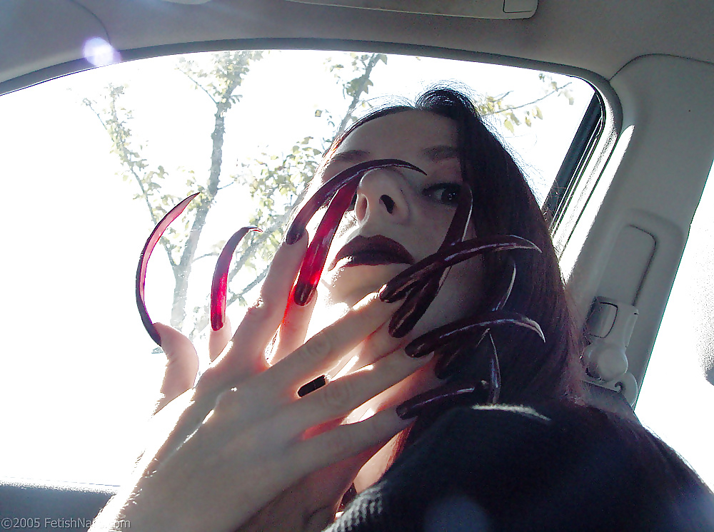 Sex Gallery Trixie's dark red pointy extremely long claws
