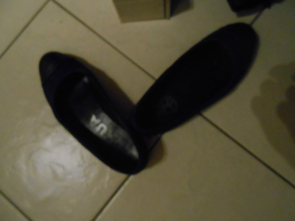 Sex Gallery je decharge dans ses ballerines