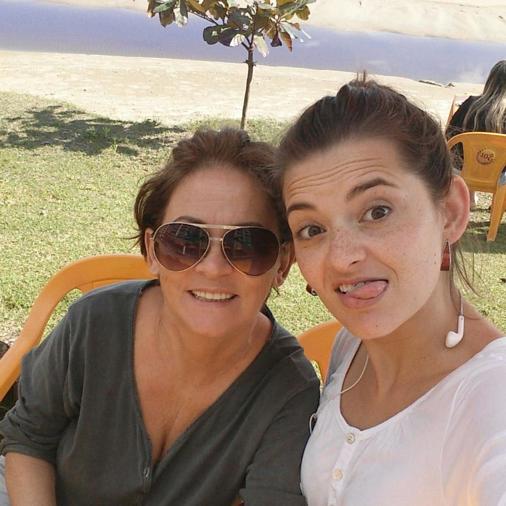 Celia coroa tesua mae de familia - 38 Photos 