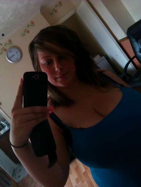 Sex Gallery SmutDates Username 'AliciaSingle18'