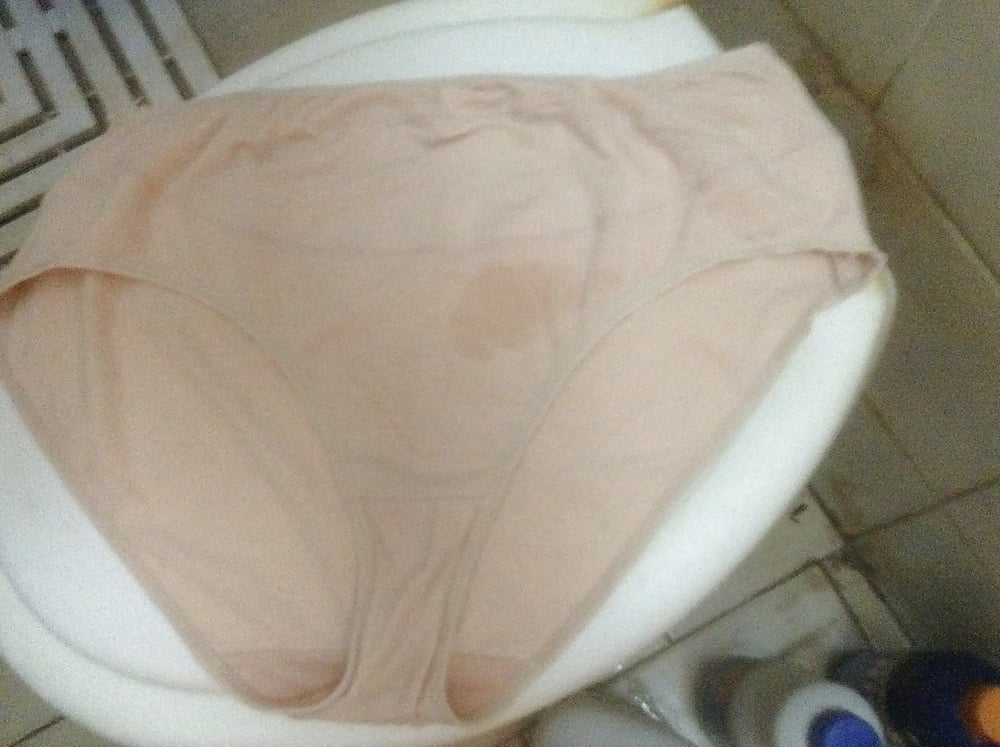 Sex Gallery Le mutande modellanti di Zia Concetta