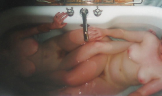 Sex Gallery Wife in bathtub right before Lesbian action.