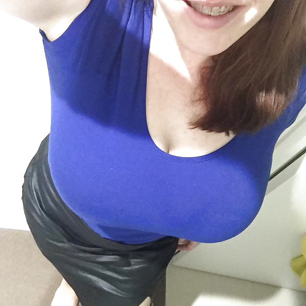 Sex Gallery Thick and Bust Slut Emma from Twitter