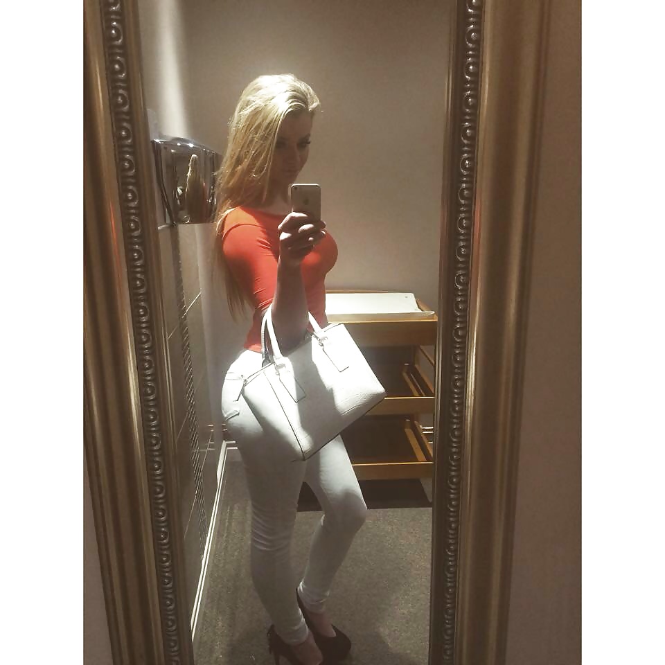 Sex Gallery Uk bimbo Ellie