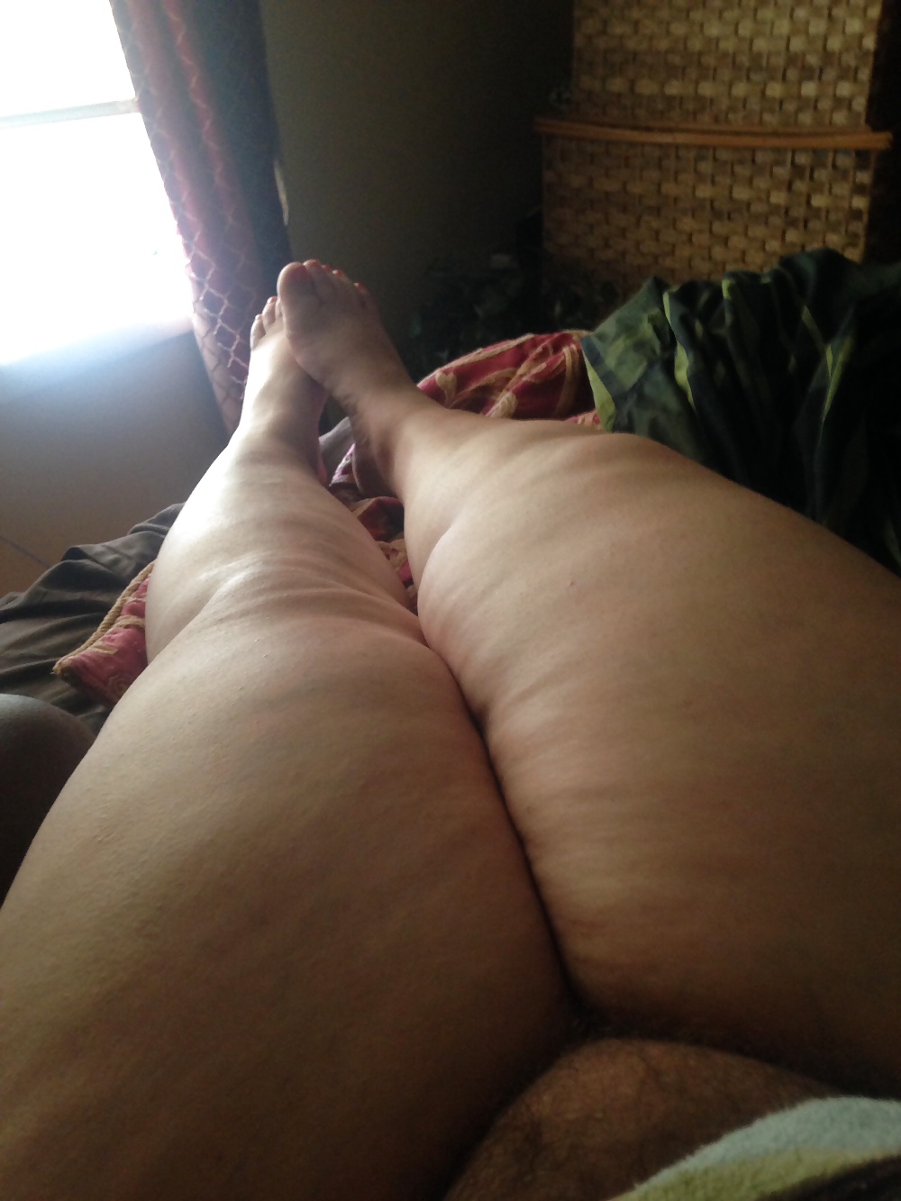 Wifeys Sexy Thick Legs And Hairy Pussy 4 Pics XHam