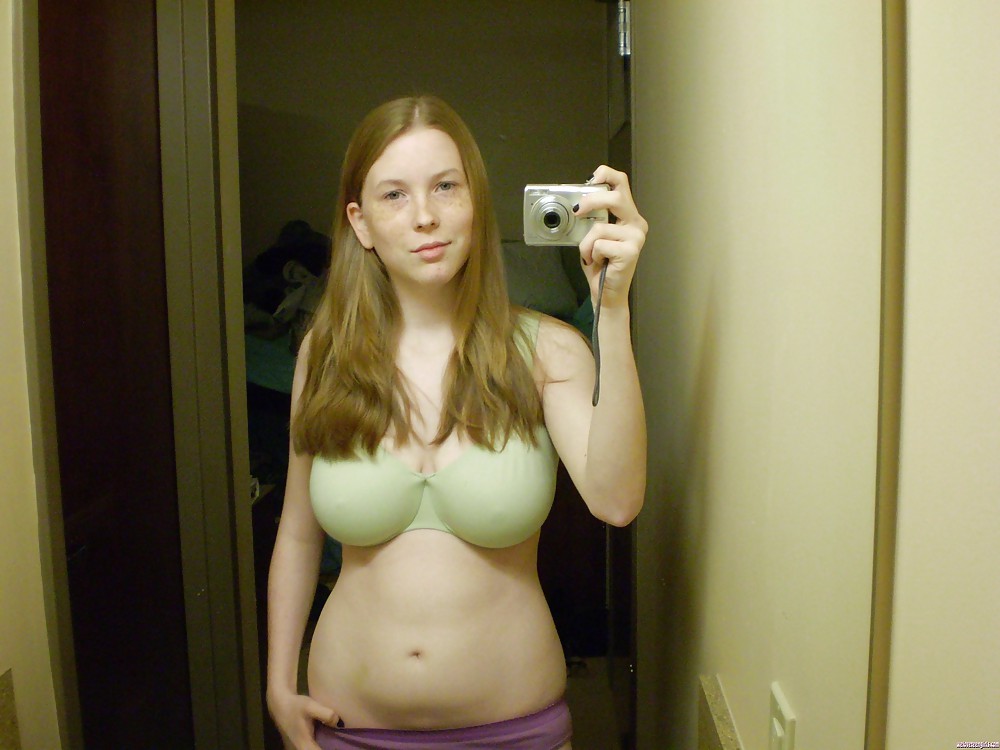 Sex Gallery SELF SHOT BUSTY TEEN