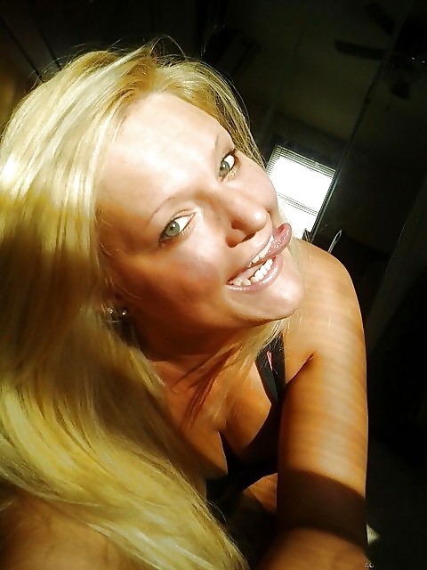 Sex Gallery MelissaJ From ' SmutDates Dot Com '