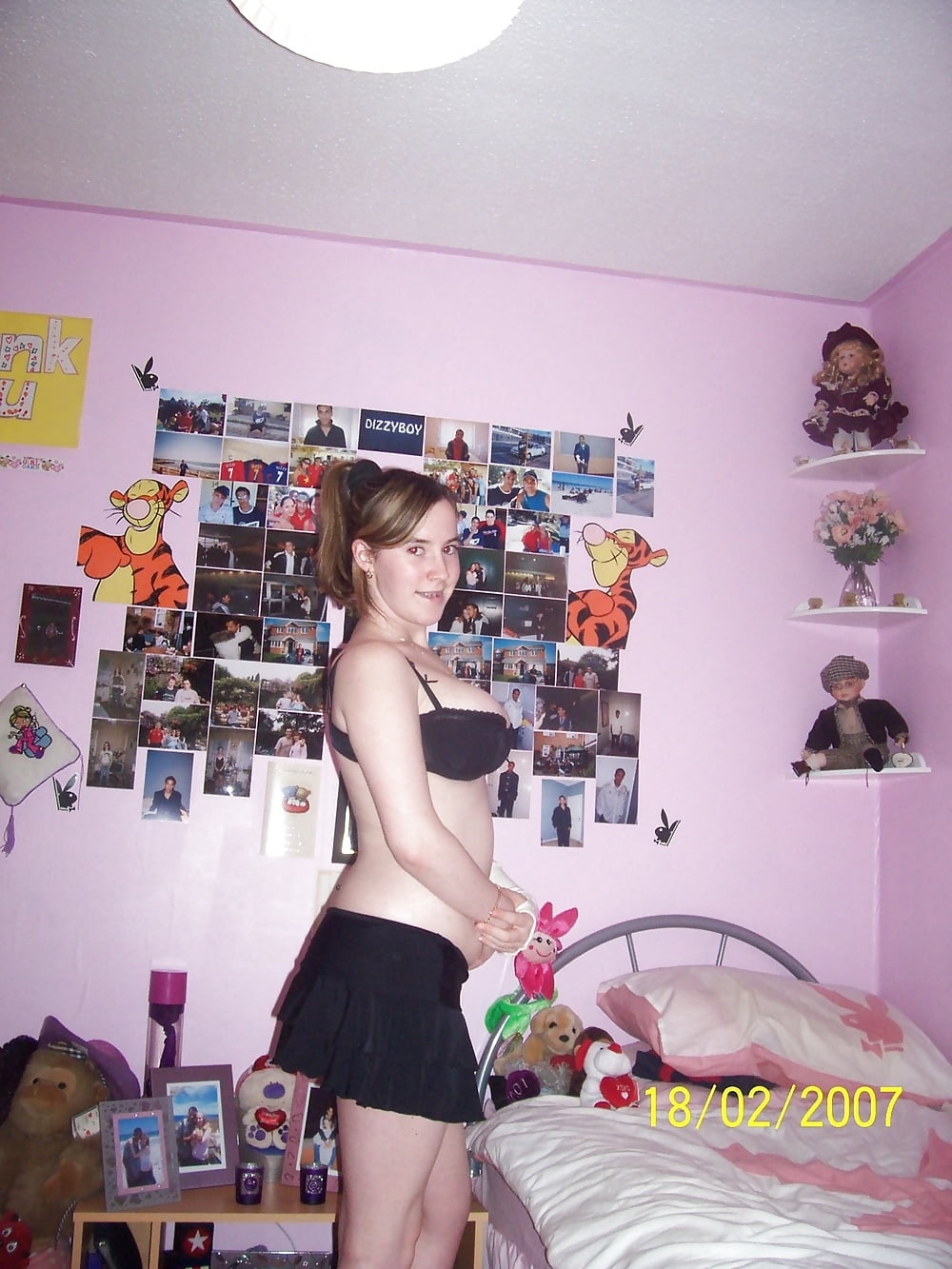 Sex Gallery lola 18 ans coquine